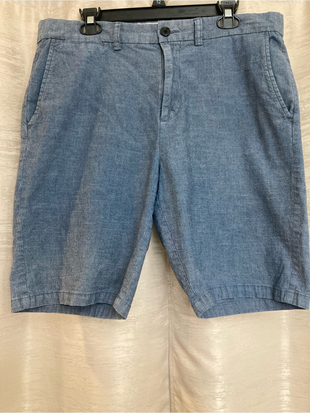 Old Navy Men's Blue Chambray Casual Shorts size 36.